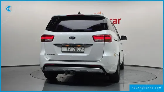 KIA CARNIVAL 9-SEATER NOBLESSE