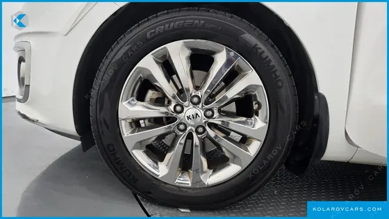 KIA CARNIVAL 9-SEATER NOBLESSE