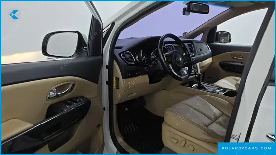 KIA CARNIVAL 9-SEATER NOBLESSE