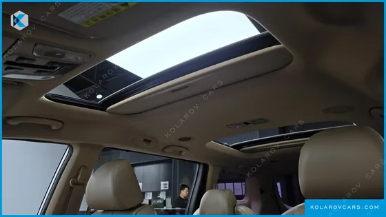 KIA CARNIVAL 9-SEATER NOBLESSE