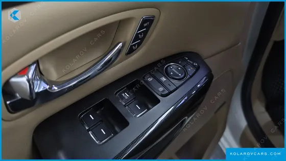 KIA CARNIVAL 9-SEATER NOBLESSE