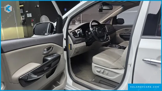 KIA CARNIVAL 9-SEATER NOBLESSE