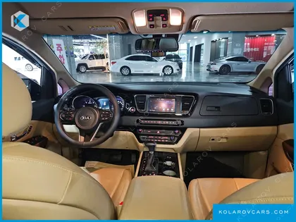 KIA CARNIVAL 9-SEATER HI-LIMOUSINE