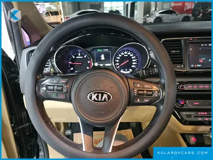 KIA CARNIVAL 9-SEATER HI-LIMOUSINE