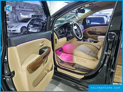 KIA CARNIVAL 9-SEATER HI-LIMOUSINE