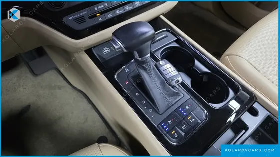 KIA CARNIVAL 9-SEATER HI-LIMOUSINE