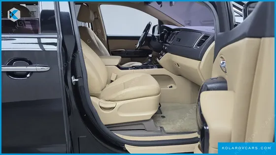 KIA CARNIVAL 9-SEATER HI-LIMOUSINE