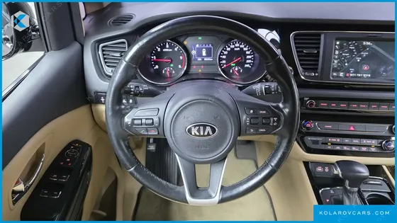 KIA CARNIVAL 9-SEATER HI-LIMOUSINE