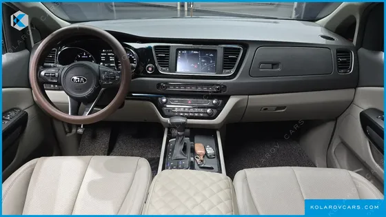 KIA CARNIVAL 9-SEATER NOBLESSE