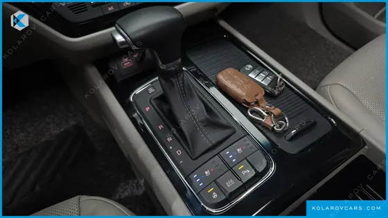 KIA CARNIVAL 9-SEATER NOBLESSE