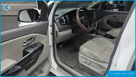KIA CARNIVAL 9-SEATER NOBLESSE