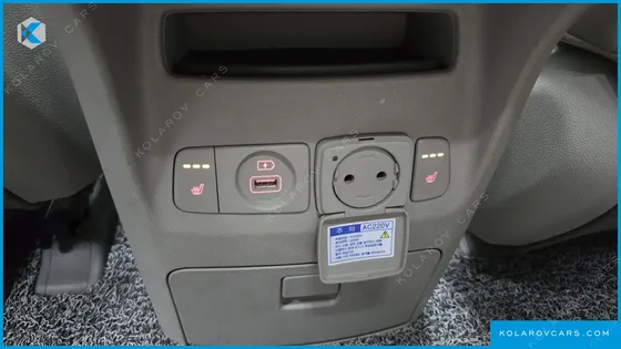 KIA CARNIVAL 9-SEATER NOBLESSE