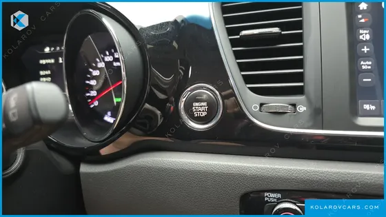 KIA CARNIVAL 9-SEATER NOBLESSE