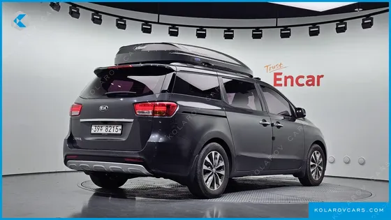 KIA CARNIVAL 9-SEATER LUXURY