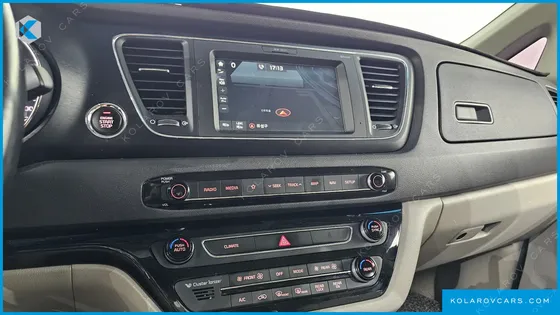 KIA CARNIVAL 9-SEATER LUXURY