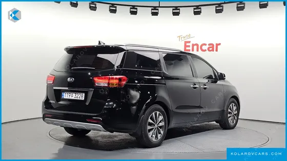 KIA CARNIVAL 9-SEATER LUXURY