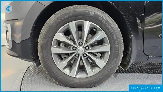 KIA CARNIVAL 9-SEATER LUXURY