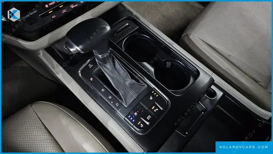 KIA CARNIVAL 9-SEATER LUXURY
