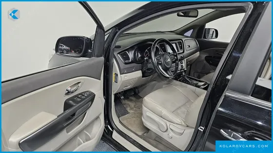 KIA CARNIVAL 9-SEATER LUXURY