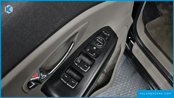 KIA CARNIVAL 9-SEATER LUXURY