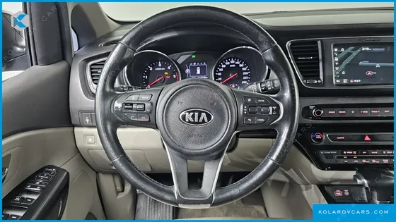 KIA CARNIVAL 9-SEATER LUXURY