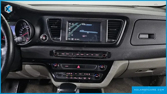 KIA CARNIVAL 9-SEATER LUXURY