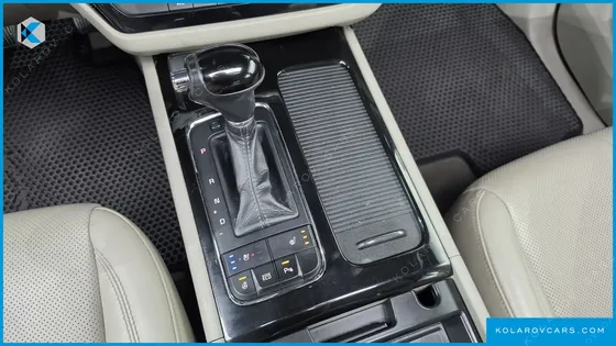 KIA CARNIVAL 7-SEATER LIMOUSINE