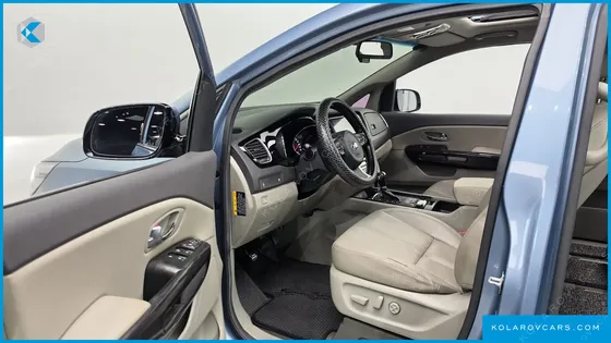 KIA CARNIVAL 7-SEATER LIMOUSINE