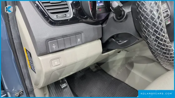 KIA CARNIVAL 7-SEATER LIMOUSINE