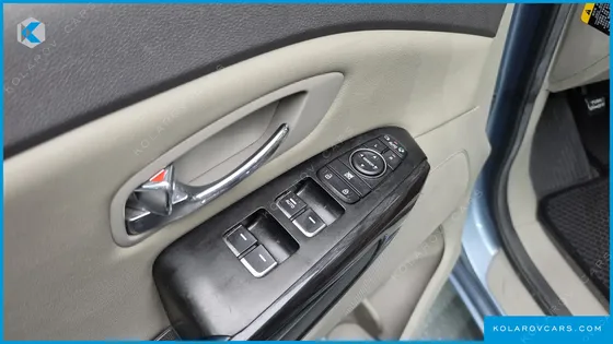 KIA CARNIVAL 7-SEATER LIMOUSINE