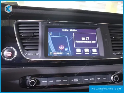 KIA CARNIVAL GASOLINE 7-SEATER LIMOUSINE