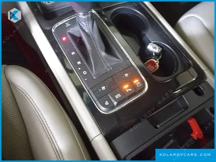 KIA CARNIVAL GASOLINE 7-SEATER LIMOUSINE