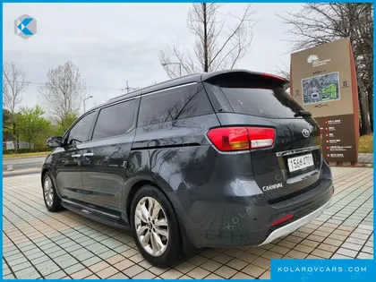 KIA CARNIVAL 7-SEATER LIMOUSINE