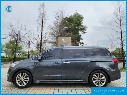 KIA CARNIVAL 7-SEATER LIMOUSINE