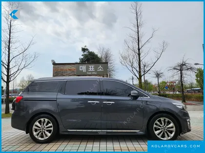 KIA CARNIVAL 7-SEATER LIMOUSINE