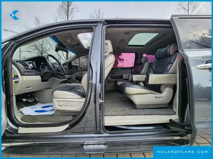 KIA CARNIVAL 7-SEATER LIMOUSINE