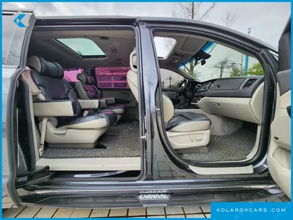 KIA CARNIVAL 7-SEATER LIMOUSINE