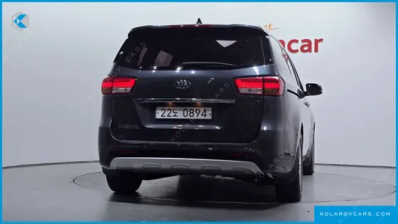 KIA CARNIVAL 9-SEATER NOBLESSE
