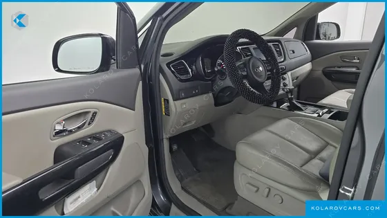 KIA CARNIVAL 9-SEATER NOBLESSE