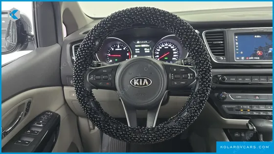 KIA CARNIVAL 9-SEATER NOBLESSE