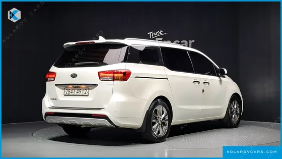 KIA CARNIVAL 9-SEATER PRESTIGE