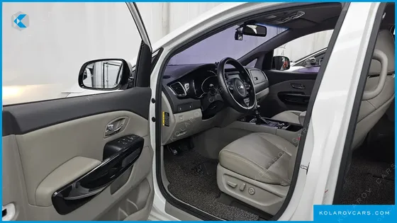 KIA CARNIVAL 9-SEATER PRESTIGE