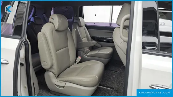 KIA CARNIVAL 9-SEATER PRESTIGE