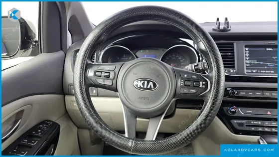 KIA CARNIVAL 9-SEATER PRESTIGE