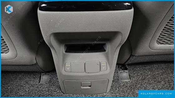 KIA CARNIVAL 9-SEATER PRESTIGE