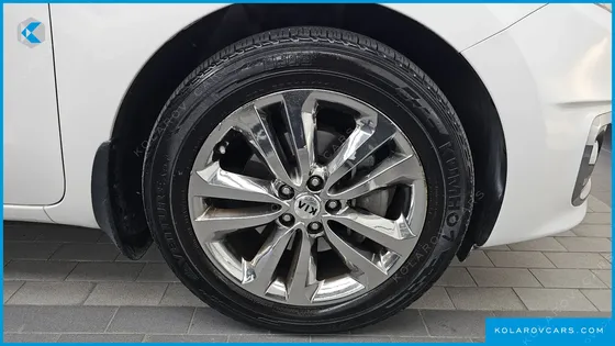KIA CARNIVAL 9-SEATER PRESTIGE