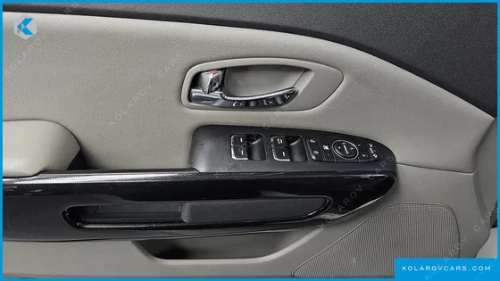 KIA CARNIVAL 9-SEATER PRESTIGE