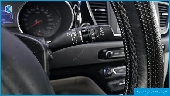 KIA CARNIVAL 9-SEATER PRESTIGE