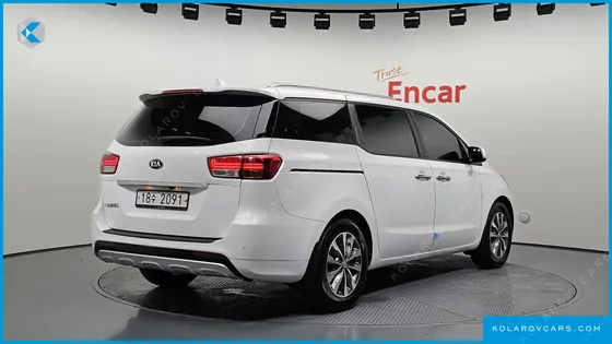 KIA CARNIVAL 9-SEATER LUXURY