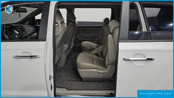 KIA CARNIVAL 9-SEATER LUXURY